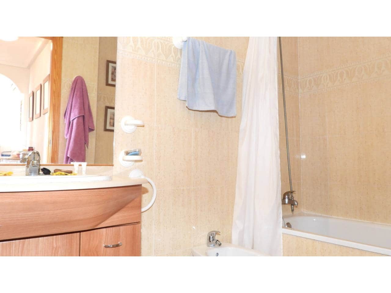 Piso de 1 habitación en La Manga del Mar Menor en venta con piscina garaje - 175.000 € (Ref: 9721022)