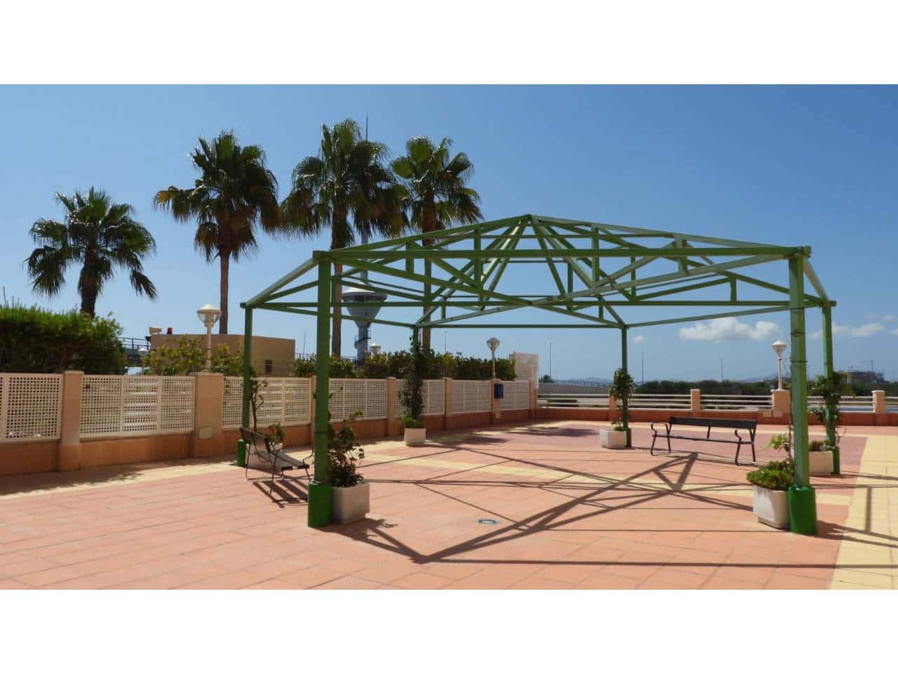 Piso de 1 habitación en La Manga del Mar Menor en venta con piscina garaje - 175.000 € (Ref: 9721022)