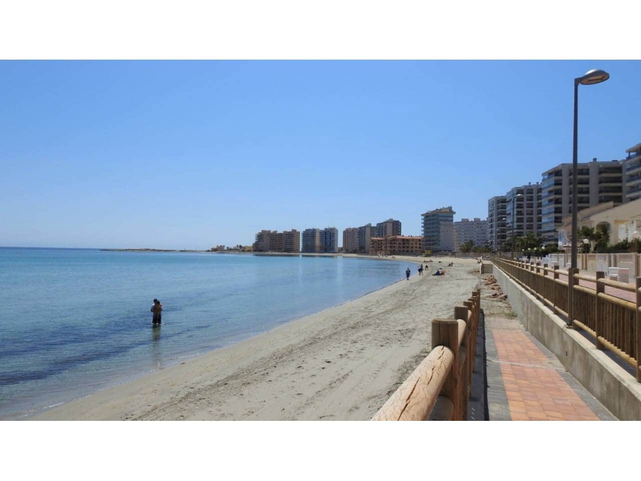 Piso de 1 habitación en La Manga del Mar Menor en venta con piscina garaje - 175.000 € (Ref: 9721022)