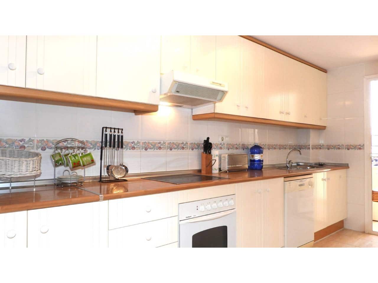 Piso de 2 habitaciones en La Manga del Mar Menor en venta con piscina garaje - 165.000 € (Ref: 9727539)