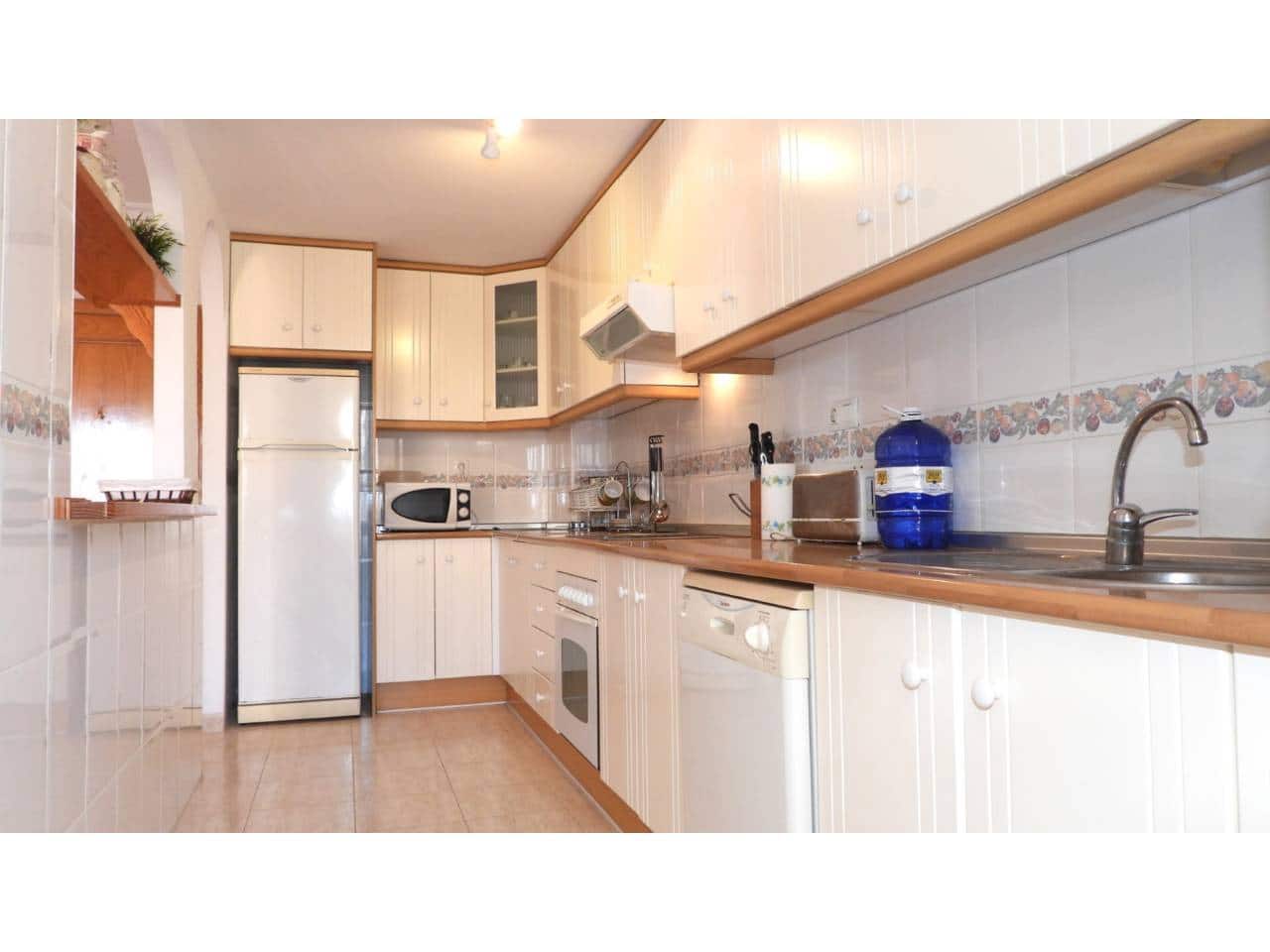 Piso de 2 habitaciones en La Manga del Mar Menor en venta con piscina garaje - 165.000 € (Ref: 9727539)