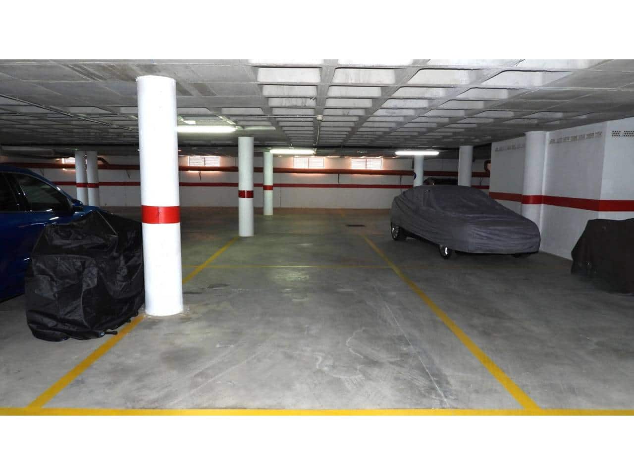 Piso de 2 habitaciones en La Manga del Mar Menor en venta con piscina garaje - 165.000 € (Ref: 9727539)