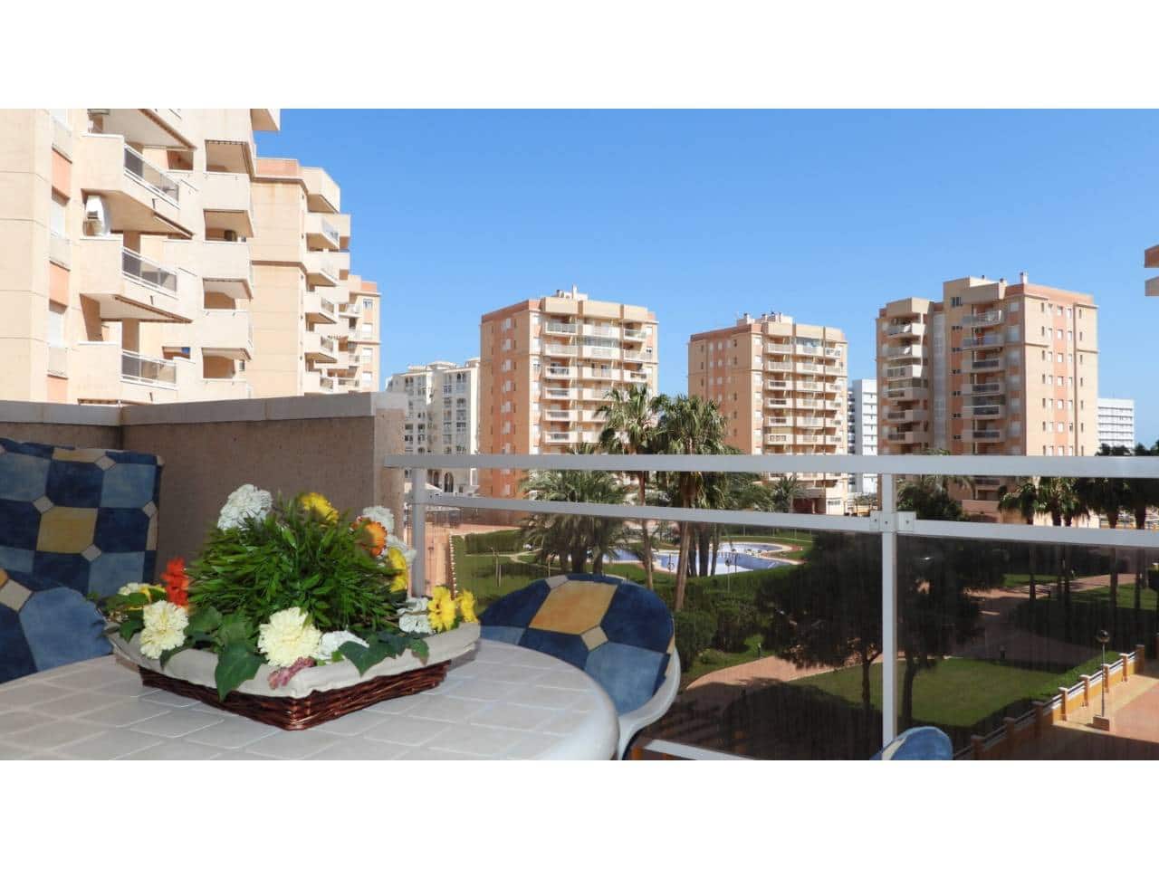 Piso de 2 habitaciones en La Manga del Mar Menor en venta con piscina garaje - 165.000 € (Ref: 9727539)