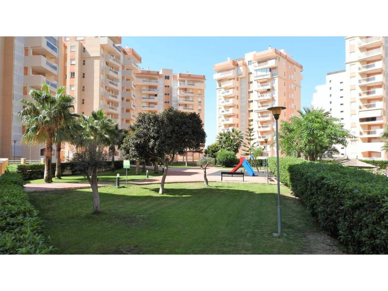Piso de 2 habitaciones en La Manga del Mar Menor en venta con piscina garaje - 165.000 € (Ref: 9727539)