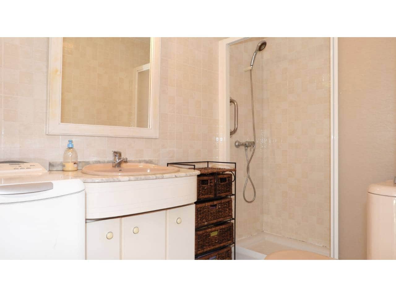 2 makuuhuone Asunto myytävänä paikassa La Manga del Mar Menor mukana uima-altaan - 160 000 € (Ref: 9751501)