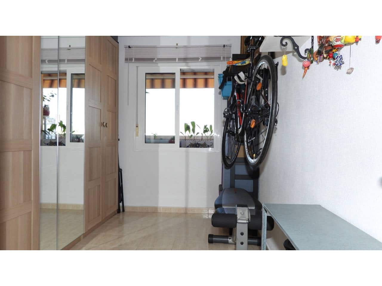 2 sovrum Lägenhet till salu i La Manga del Mar Menor med pool garage - 195 000 € (Ref: 9953641)