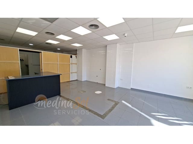 Commercieel te koop in La Manga del Mar Menor - € 120.000 (Ref: 10151111)