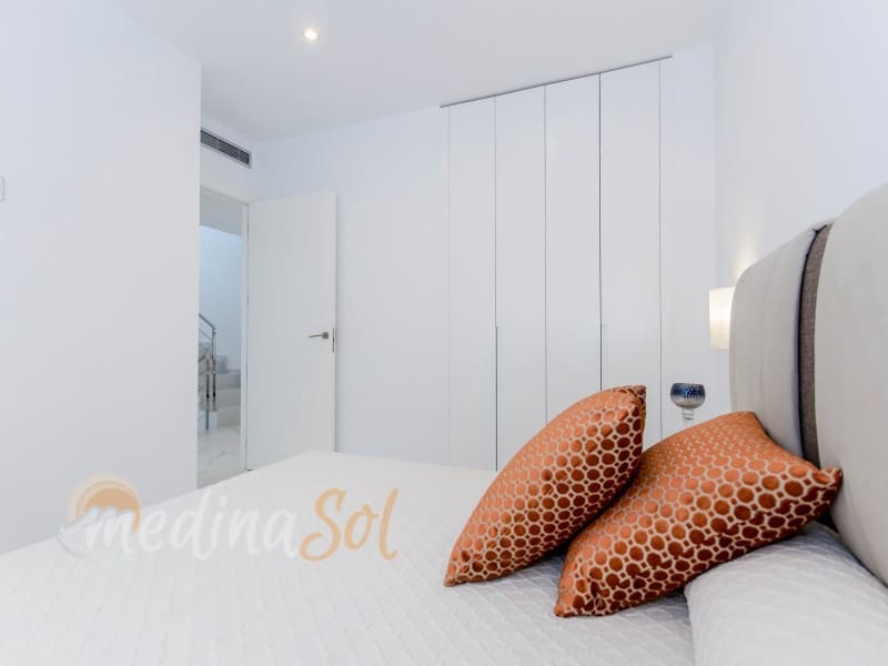 Willa na sprzedaż w Playa Honda z garażem - 455 000 € (Ref: 5077366)