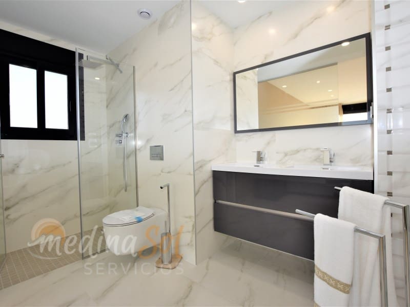 Willa na sprzedaż w Playa Honda z garażem - 455 000 € (Ref: 5077366)