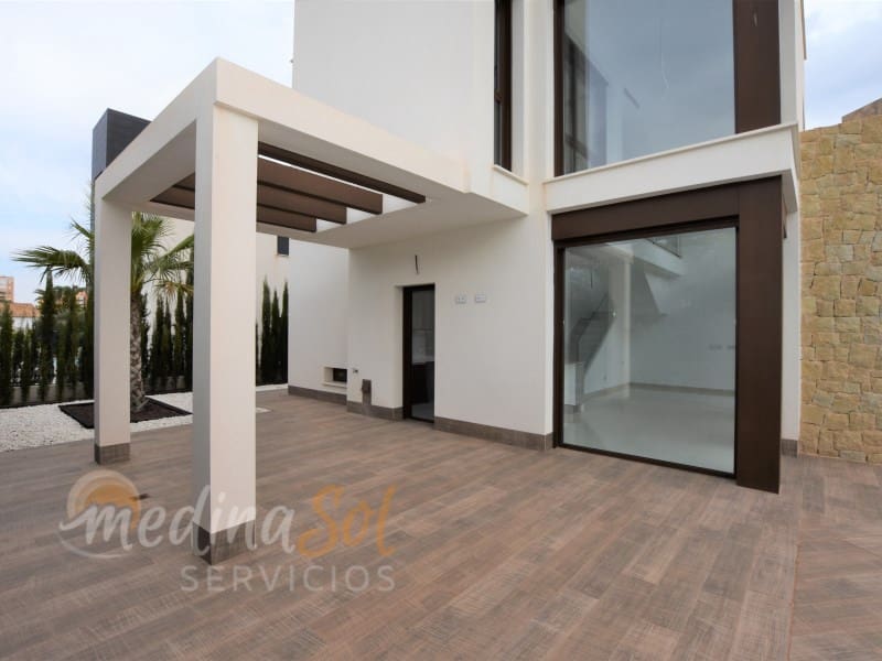 3 slaapkamer Villa te koop in Playa Paraiso met zwembad garage - € 595.000 (Ref: 6381606)