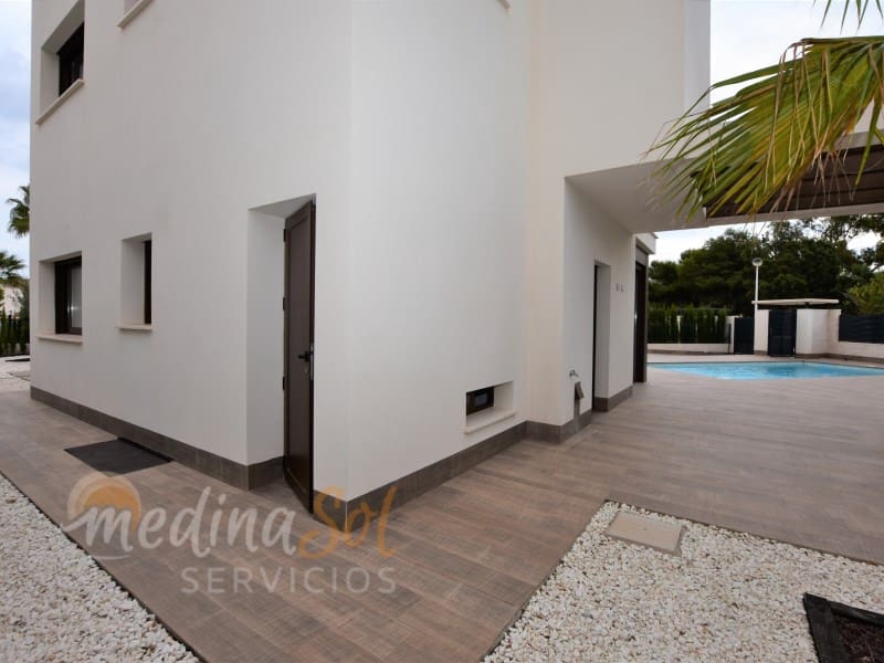 3 slaapkamer Villa te koop in Playa Paraiso met zwembad garage - € 595.000 (Ref: 6381606)