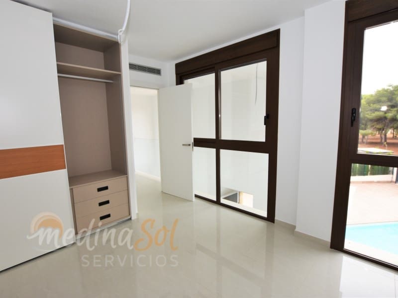 3 slaapkamer Villa te koop in Playa Paraiso met zwembad garage - € 595.000 (Ref: 6381606)