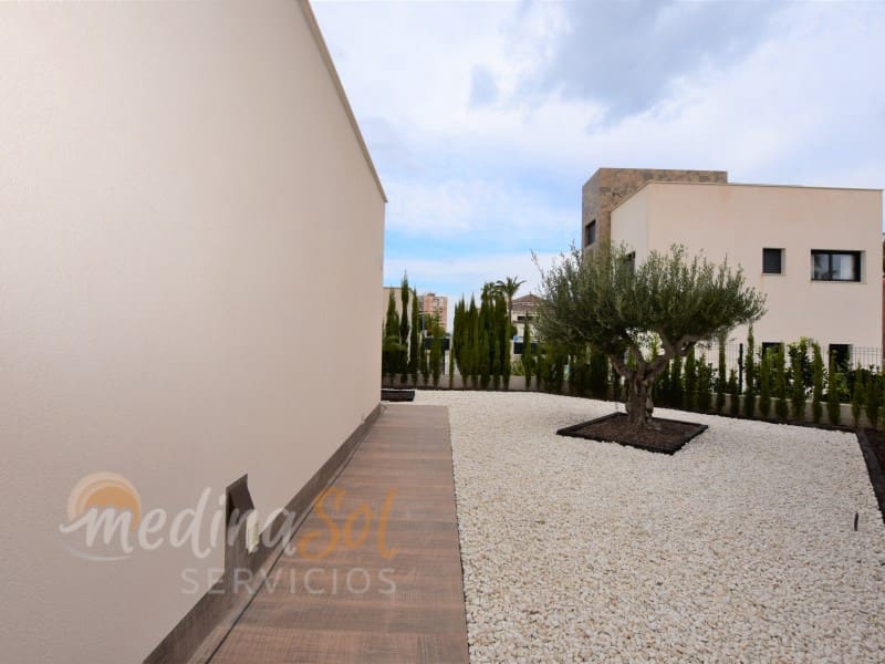 3 slaapkamer Villa te koop in Playa Paraiso met zwembad garage - € 595.000 (Ref: 6381606)