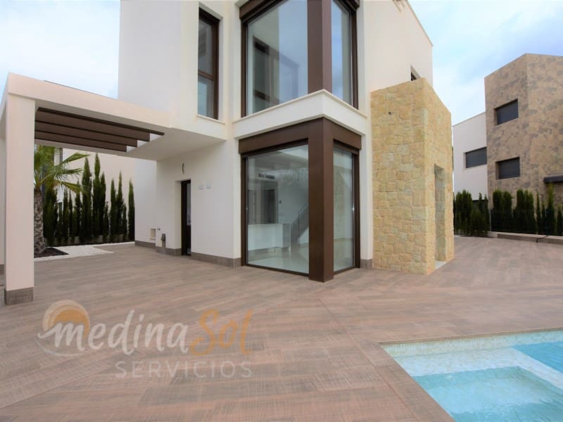 3 slaapkamer Villa te koop in Playa Paraiso met zwembad garage - € 595.000 (Ref: 6381606)