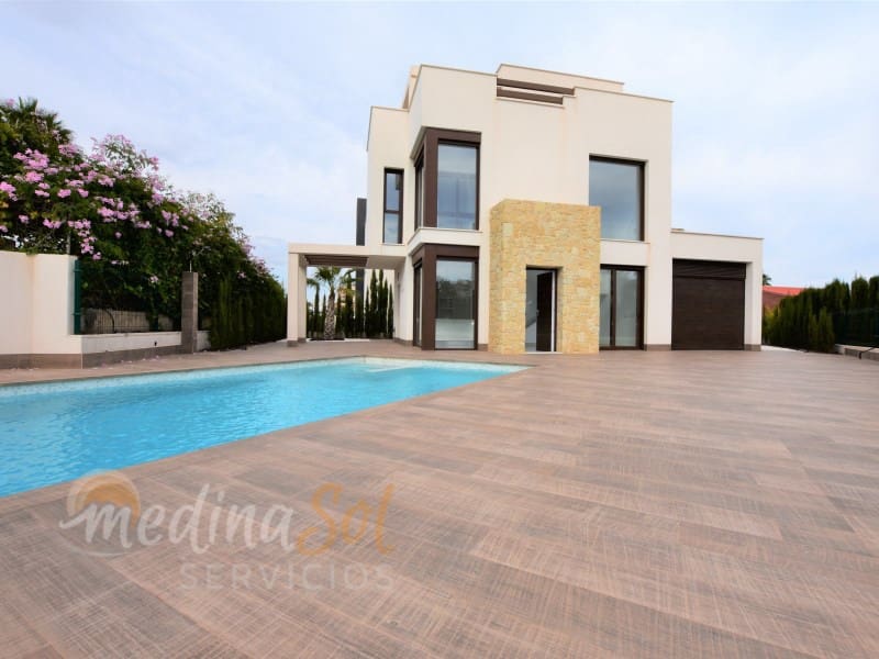 3 slaapkamer Villa te koop in Playa Paraiso met zwembad garage - € 595.000 (Ref: 6381606)