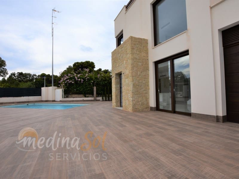 3 slaapkamer Villa te koop in Playa Paraiso met zwembad garage - € 595.000 (Ref: 6381606)