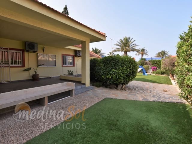 5 sypialnia Willa na sprzedaż w La Manga del Mar Menor z basenem garażem - 410 000 € (Ref: 7718012)