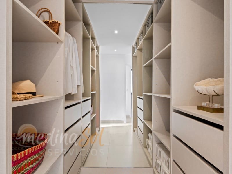 3 bedroom Villa for sale in Islas Menores with pool - € 549,000 (Ref: 8059265)