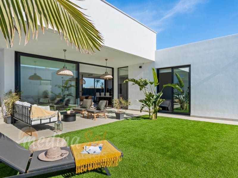 3 bedroom Villa for sale in Islas Menores with pool - € 549,000 (Ref: 8059265)