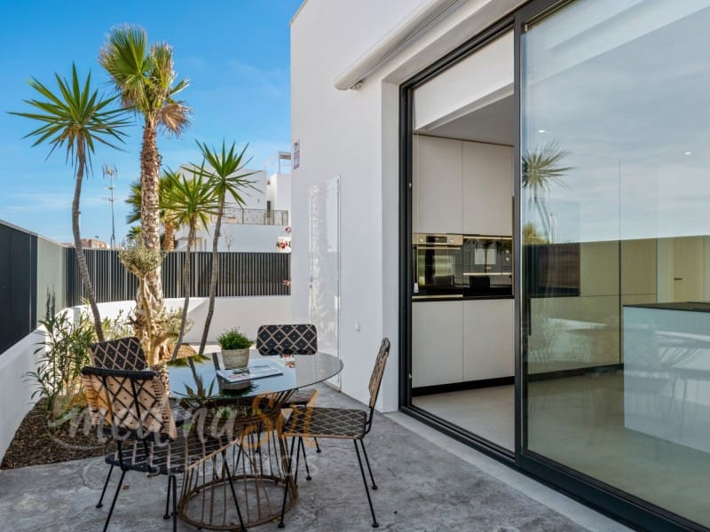 3 bedroom Villa for sale in Islas Menores with pool - € 549,000 (Ref: 8059265)