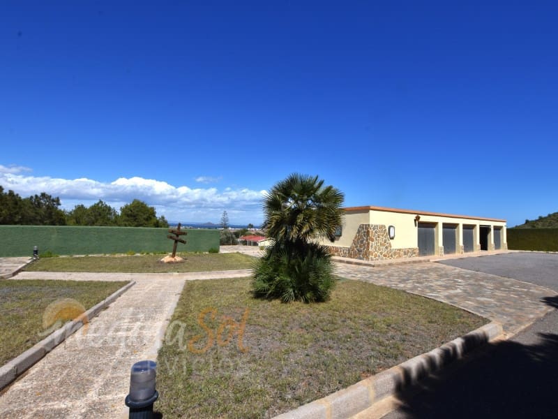 7 soveværelse Finca/Landehus til salg i Las Barracas med swimmingpool garage - € 790.000 (Ref: 8216583)