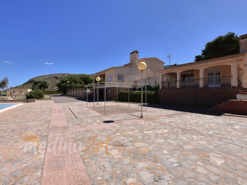 7 soveværelse Finca/Landehus til salg i Las Barracas med swimmingpool garage - € 790.000 (Ref: 8216583)