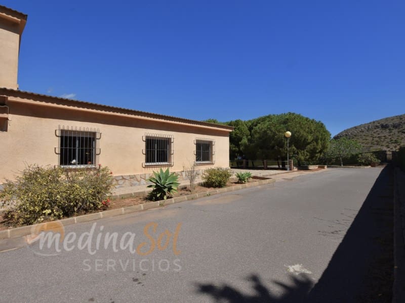 7 soveværelse Finca/Landehus til salg i Las Barracas med swimmingpool garage - € 790.000 (Ref: 8216583)