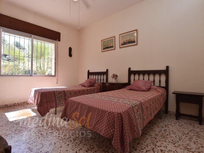 7 soveværelse Finca/Landehus til salg i Las Barracas med swimmingpool garage - € 790.000 (Ref: 8216583)