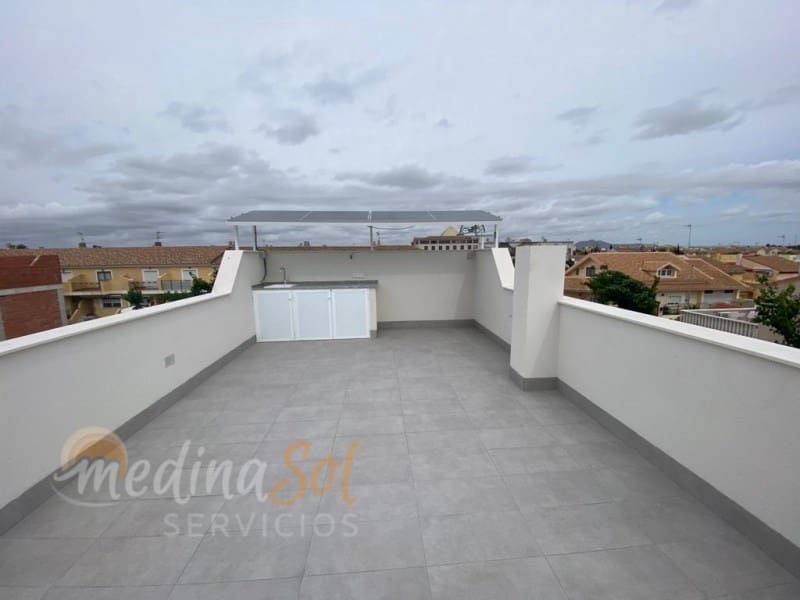 3 bedroom Villa for sale in Los Alcazares with pool - € 419,900 (Ref: 8760329)