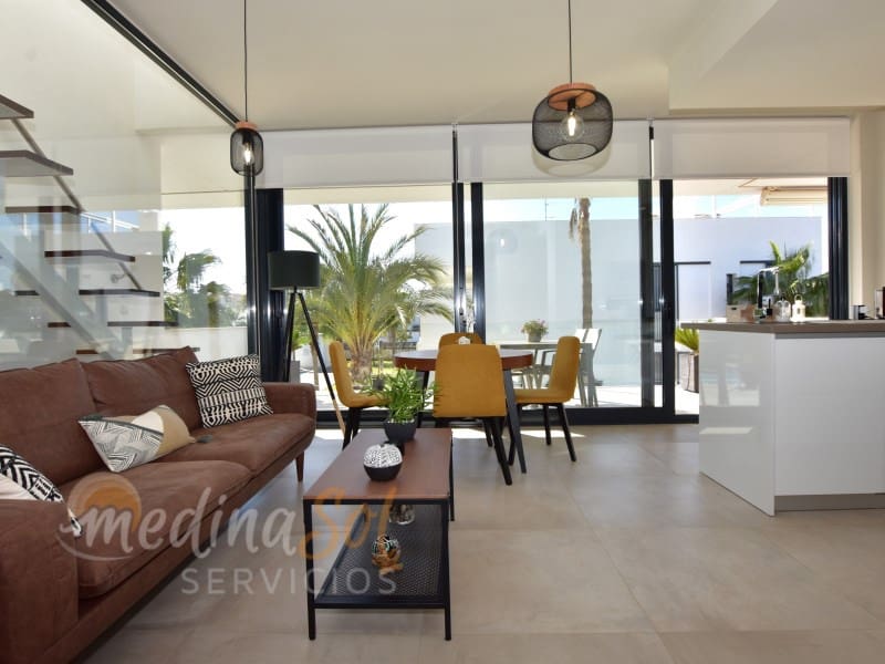 2 soverom Penthouse til salgs i Islas Menores med garasje - € 289 000 (Ref: 8806488)