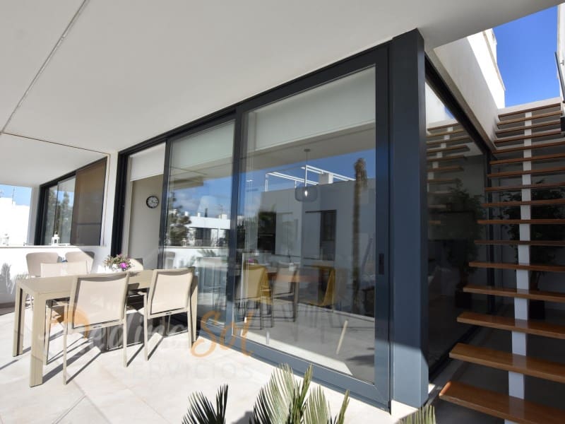 2 soverom Penthouse til salgs i Islas Menores med garasje - € 289 000 (Ref: 8806488)