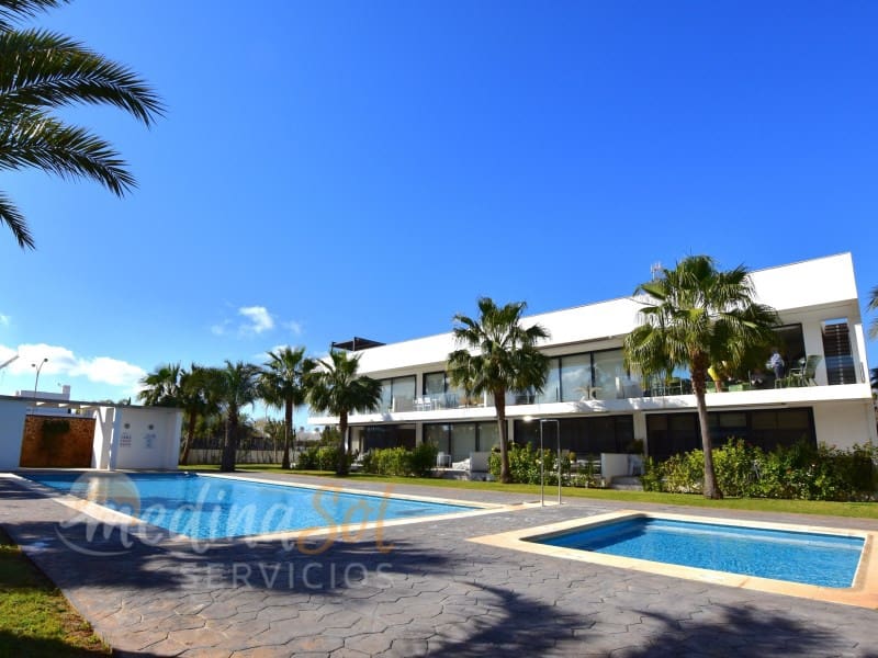 2 soverom Penthouse til salgs i Islas Menores med garasje - € 289 000 (Ref: 8806488)