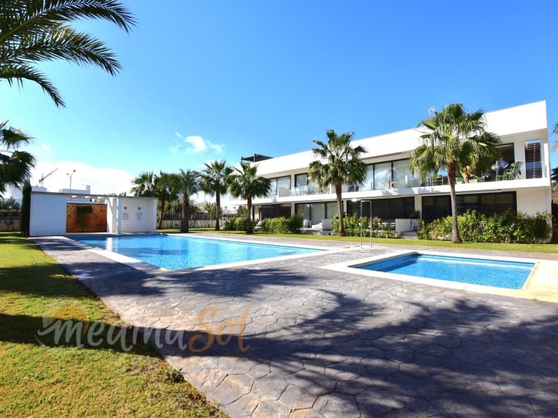 2 soverom Penthouse til salgs i Islas Menores med garasje - € 289 000 (Ref: 8806488)