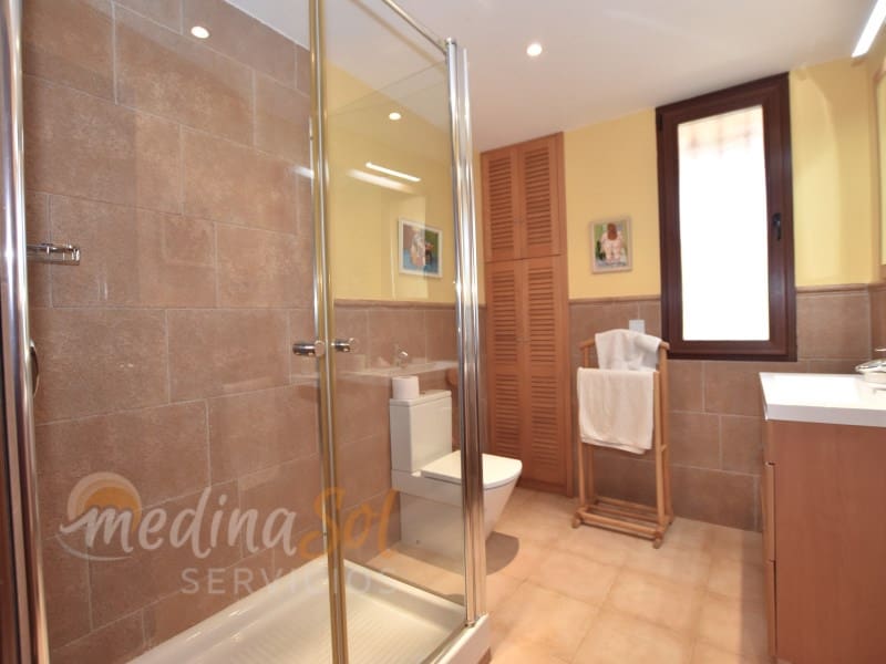 4 makuuhuone Huvila myytävänä paikassa La Manga del Mar Menor mukana 
autotalli - 450 000 € (Ref: 9126914)