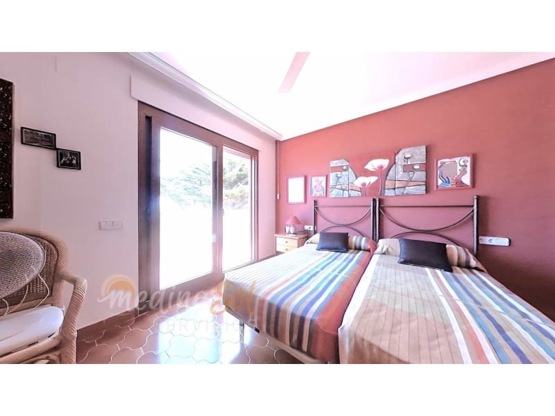 4 makuuhuone Huvila myytävänä paikassa La Manga del Mar Menor mukana 
autotalli - 450 000 € (Ref: 9126914)