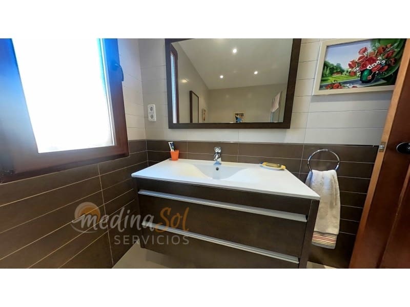 4 makuuhuone Huvila myytävänä paikassa La Manga del Mar Menor mukana 
autotalli - 450 000 € (Ref: 9126914)