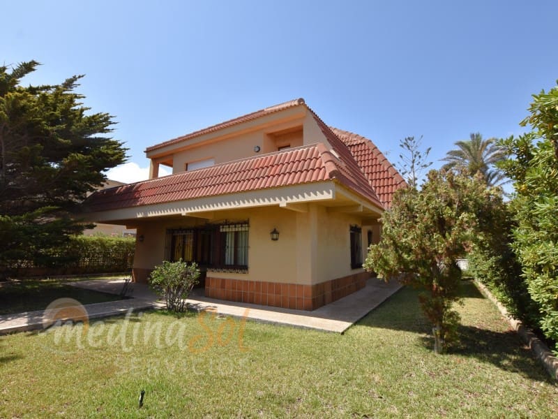 4 makuuhuone Huvila myytävänä paikassa La Manga del Mar Menor mukana 
autotalli - 450 000 € (Ref: 9126914)