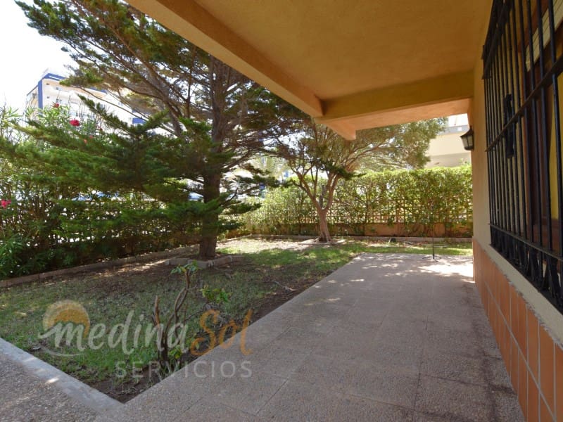 4 makuuhuone Huvila myytävänä paikassa La Manga del Mar Menor mukana 
autotalli - 450 000 € (Ref: 9126914)