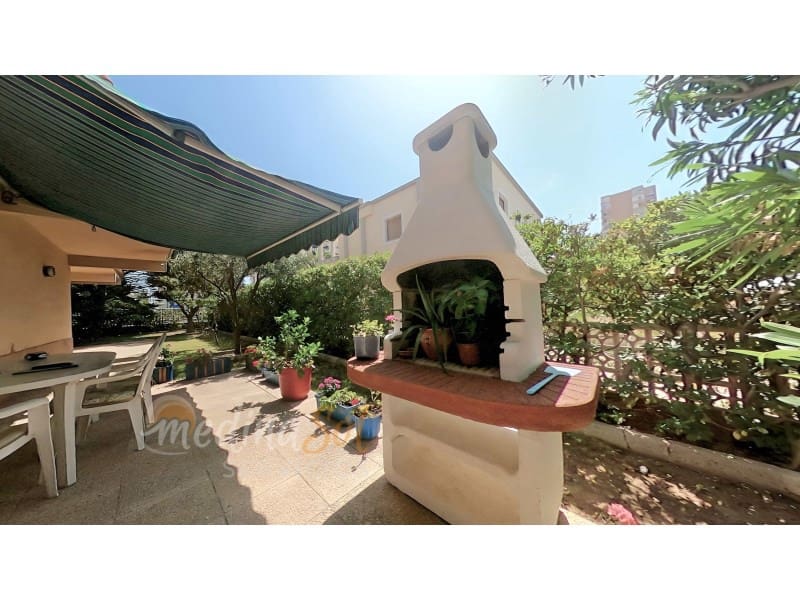 4 makuuhuone Huvila myytävänä paikassa La Manga del Mar Menor mukana 
autotalli - 450 000 € (Ref: 9126914)