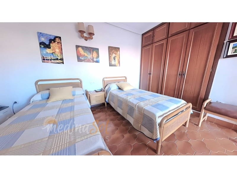 4 makuuhuone Huvila myytävänä paikassa La Manga del Mar Menor mukana 
autotalli - 450 000 € (Ref: 9126914)