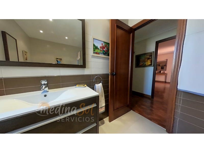 4 makuuhuone Huvila myytävänä paikassa La Manga del Mar Menor mukana 
autotalli - 450 000 € (Ref: 9126914)