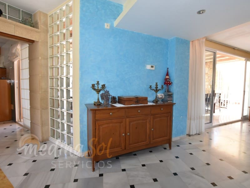 3 soveværelse Villa til salg i Cala Flores med swimmingpool - € 600.000 (Ref: 9131971)