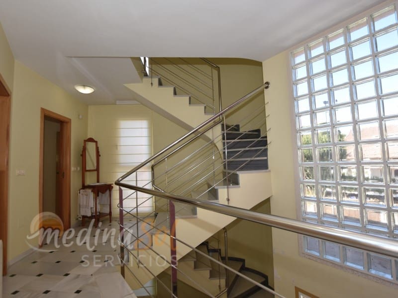 3 soveværelse Villa til salg i Cala Flores med swimmingpool - € 600.000 (Ref: 9131971)