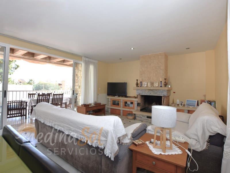 3 soveværelse Villa til salg i Cala Flores med swimmingpool - € 600.000 (Ref: 9131971)