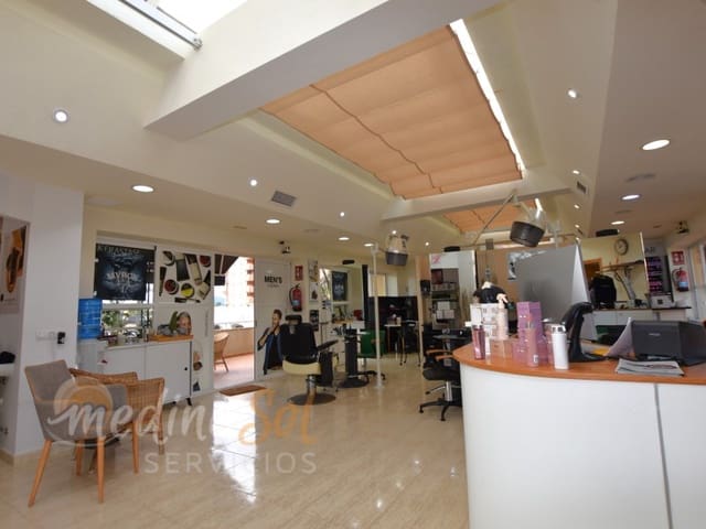 Commercial for sale in La Manga del Mar Menor - € 375,000 (Ref: 9359794)