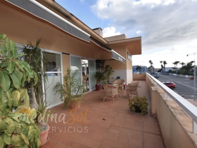 Commercial for sale in La Manga del Mar Menor - € 375,000 (Ref: 9359794)