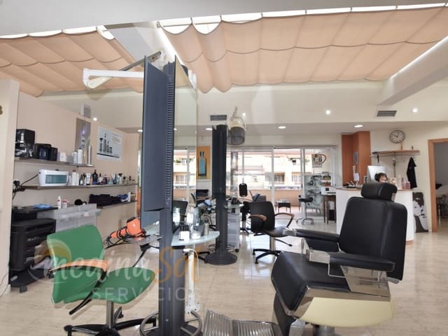 Commercial for sale in La Manga del Mar Menor - € 375,000 (Ref: 9359794)