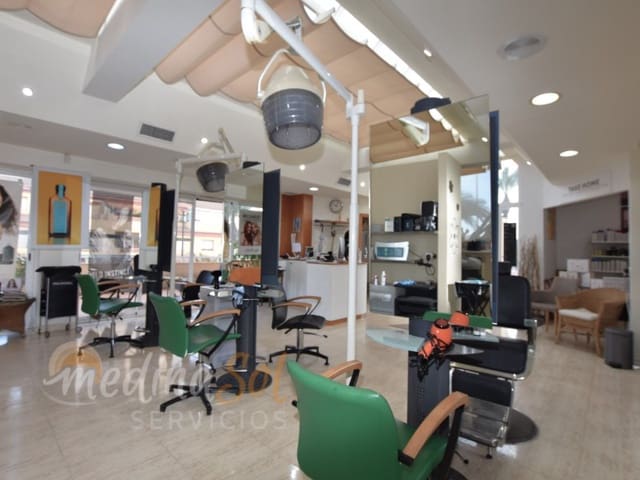 Commercial for sale in La Manga del Mar Menor - € 375,000 (Ref: 9359794)