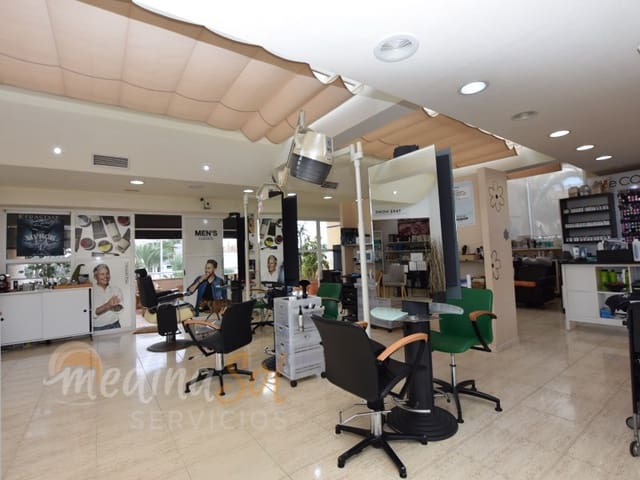Commercial for sale in La Manga del Mar Menor - € 375,000 (Ref: 9359794)