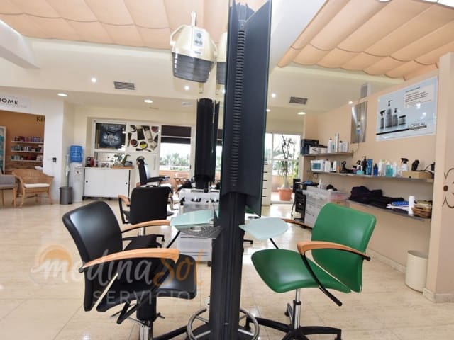 Commercial for sale in La Manga del Mar Menor - € 375,000 (Ref: 9359794)